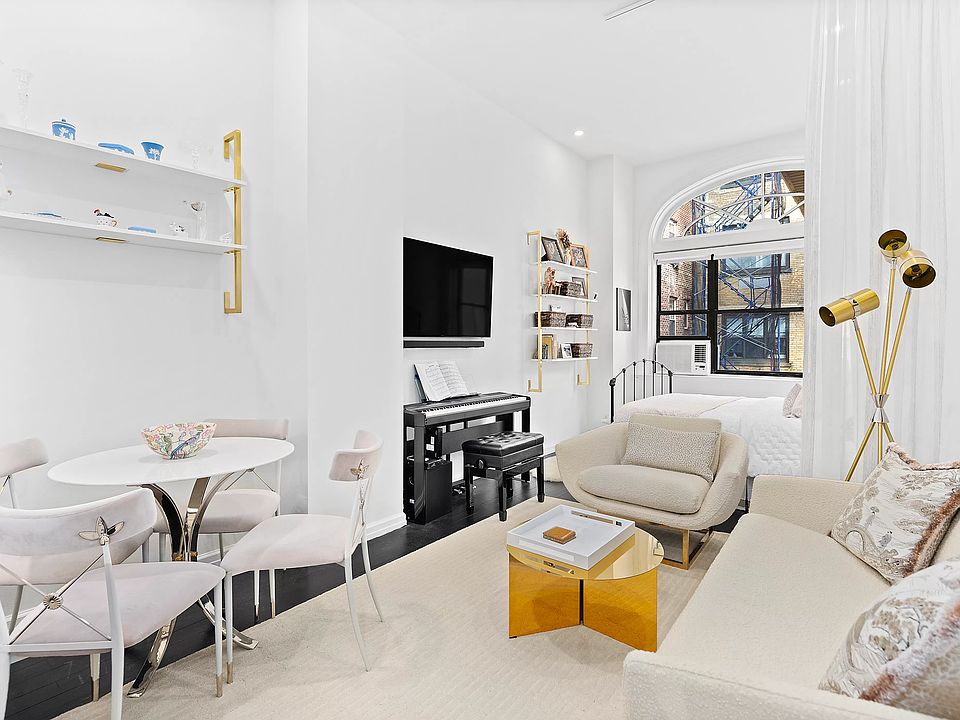 1st image of 61 E 77th St APT 8E