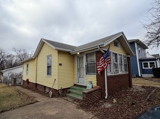 315 N Walnut St, Clinton, IL 61727