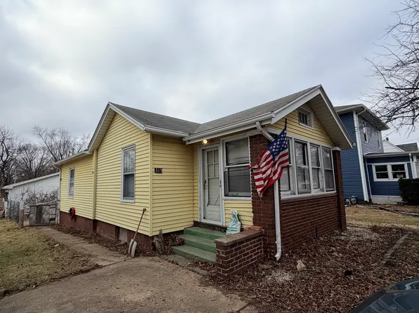 315 N Walnut St, Clinton, IL 61727