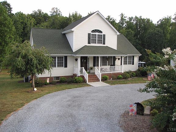 2nd image of 591 Woodland Dr