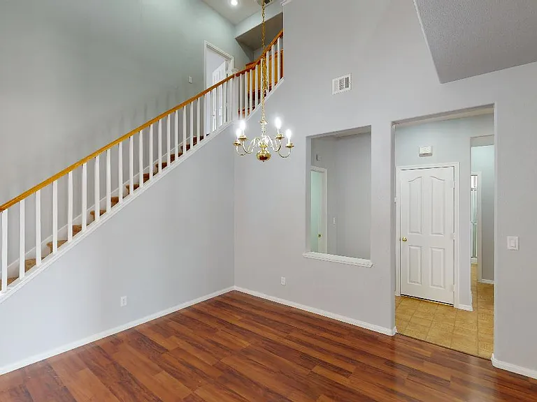 377 Ravensmere Ave — Photo 21