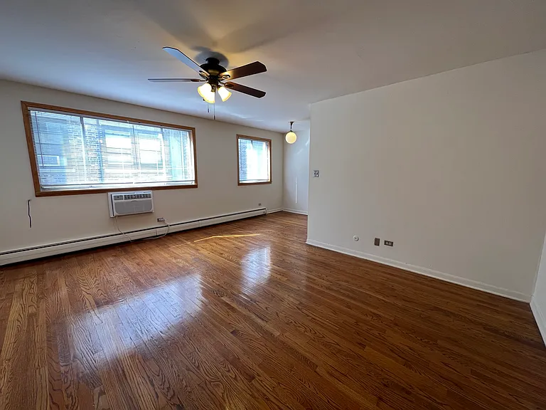 417 W Roscoe St — Photo 25