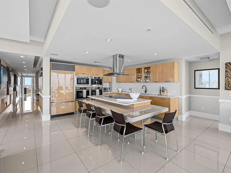 6899 Collins Ave #2708 — Photo 37