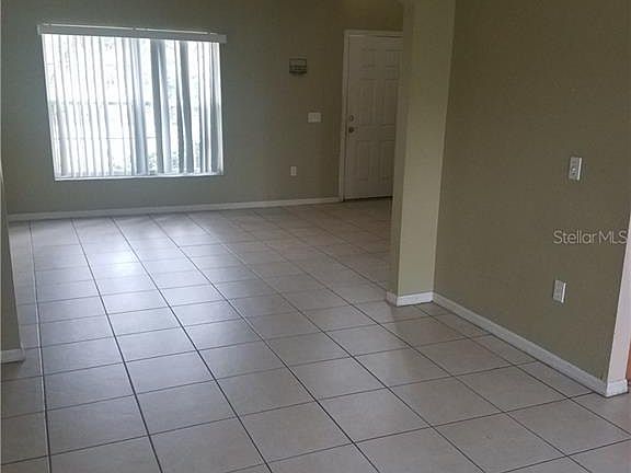 4th image of 214 Churchill Ct