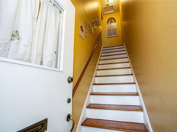 5th image of 65 Carpenter Ave APT B