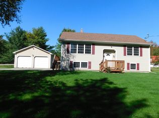 7 Hicks Pond Rd, Palmyra, ME 04965