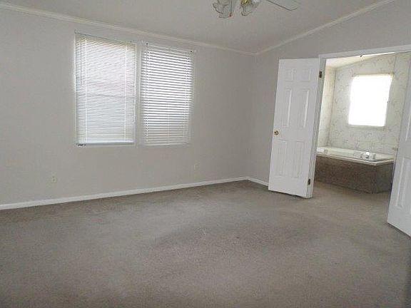 5th image of 108 Lee St