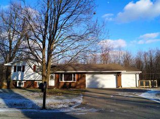 1566 N Hartzler St, Warsaw, IN 46580