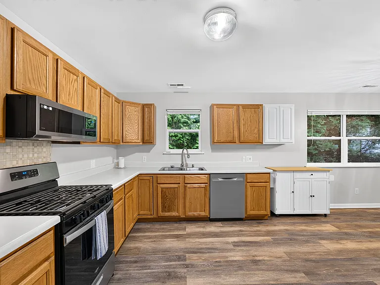 334 E Hunt Ave — Photo 3