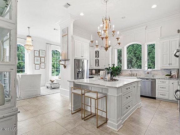 4th image of 105 Bayou Cir