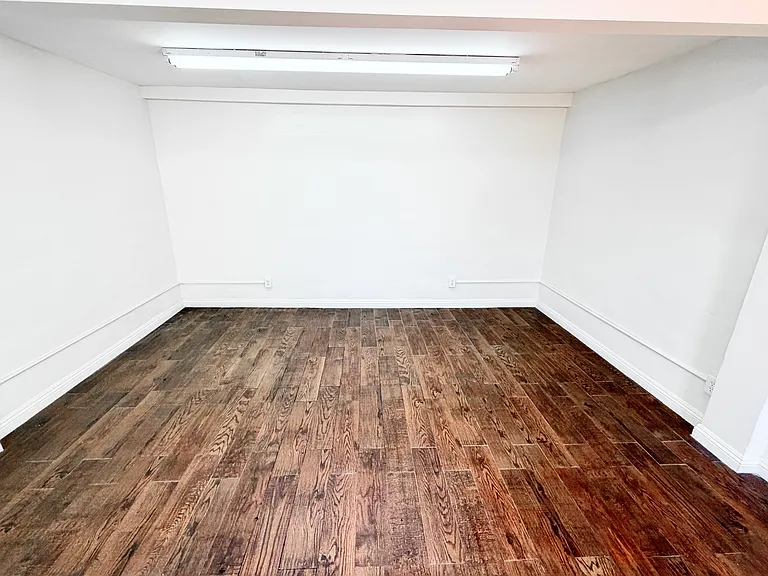 585 W Sierra Madre Blvd — Photo 7