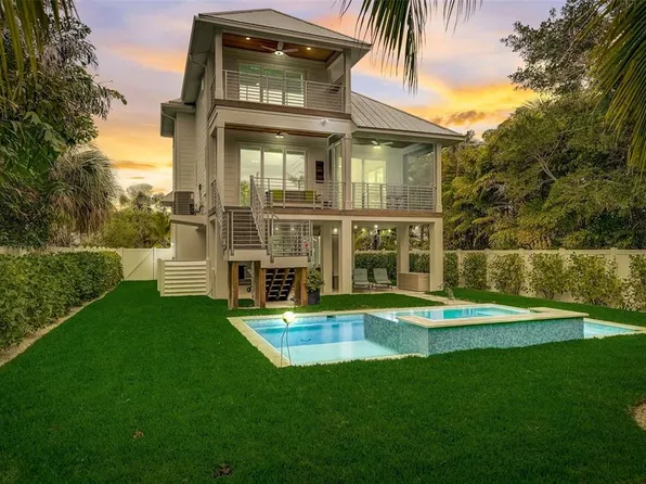 523 Spring Ave, Anna Maria, FL 34216