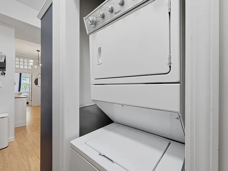 258 Pine St #1L — Photo 16