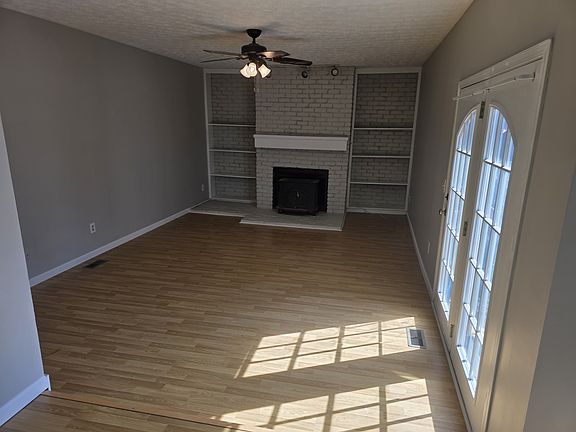 5th image of 1827 Watertower Dr