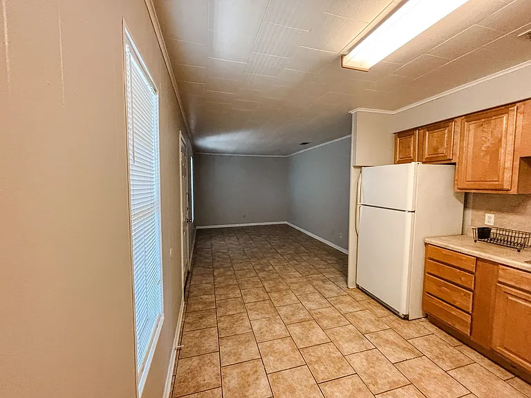 318 Porter Ave — Photo 8