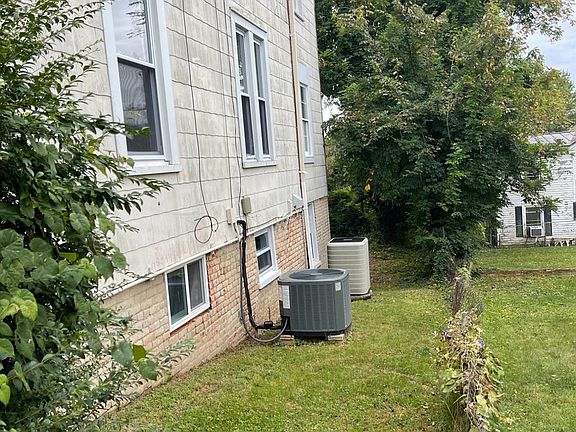 4th image of 1107 Early St #127