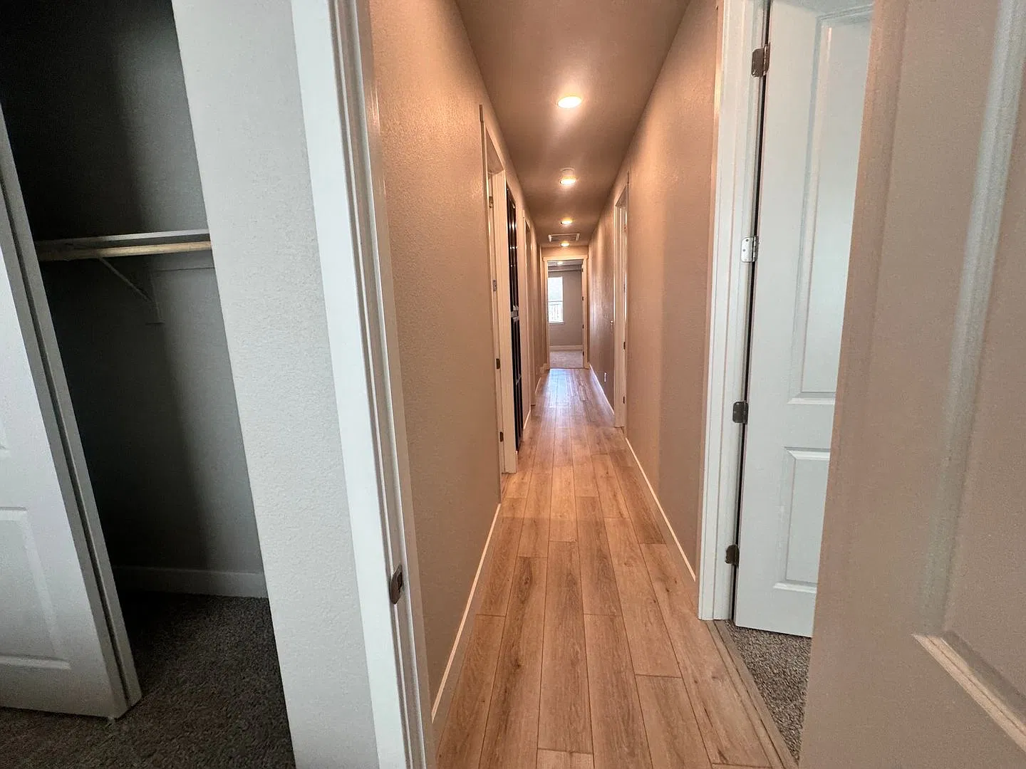 Fully Furnished - Single Story 4 Bedroom / 3 Bath Home — Photo 3