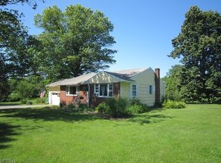 15 Lazy Brook Rd, Flemington, NJ 08822