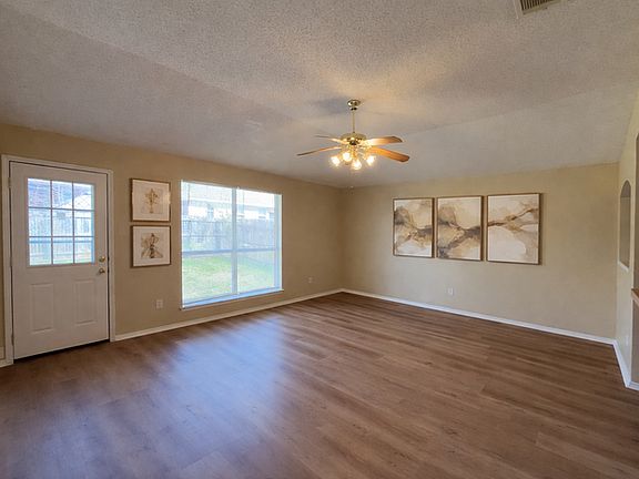 2nd image of 509 Hollyberry Dr