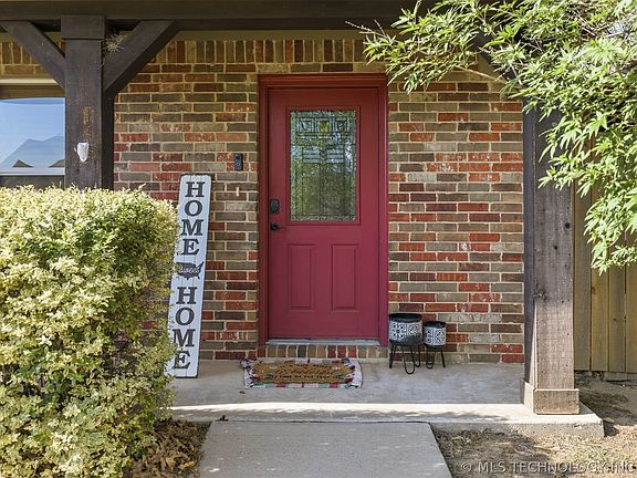 2nd image of 1005 Stone Creek Dr