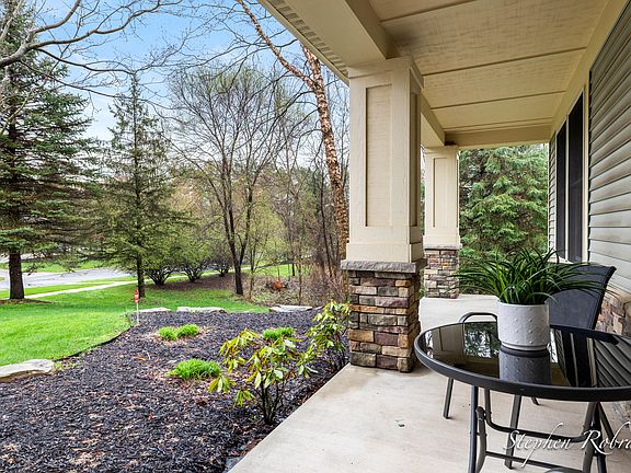 4th image of 707 Village Springs Dr SE