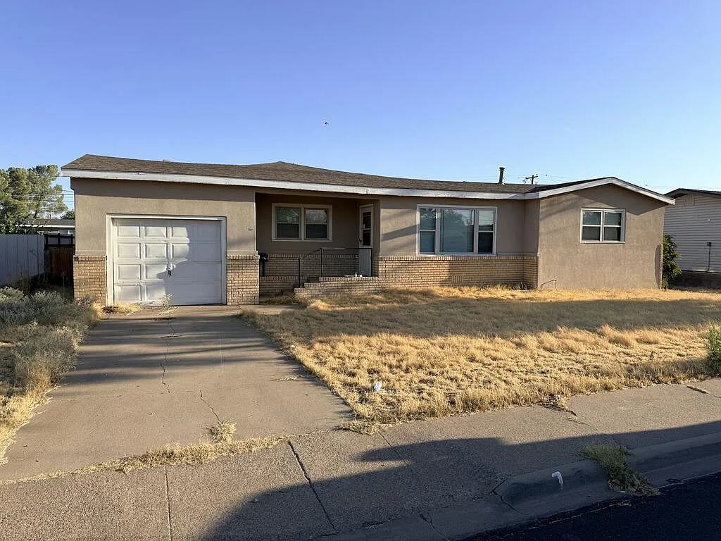 3 bed, 2.0 bath, 1796 sqft, $2,200 — Photo 2