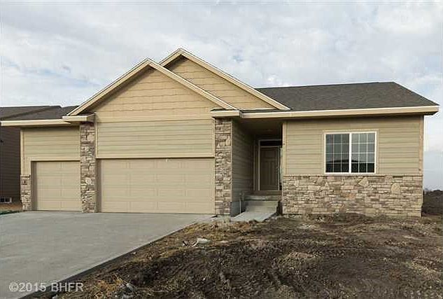 1st image of 645 NE Meridian Dr