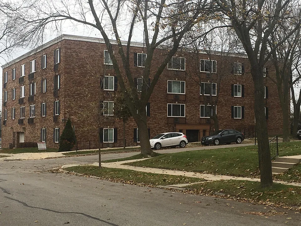 1315 E Elmdale Ct #104