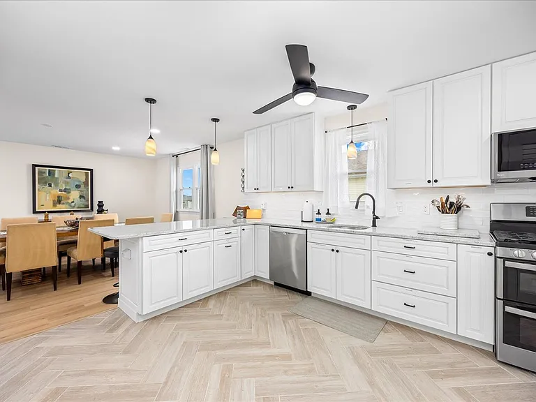 7024 Calvert Ave #B — Photo 21
