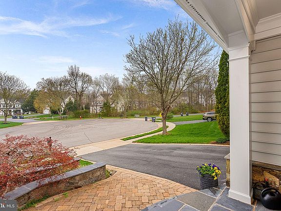 4th image of 42750 Hollowind Ct