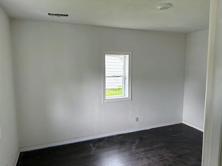 218 Charlotte St — Photo 6