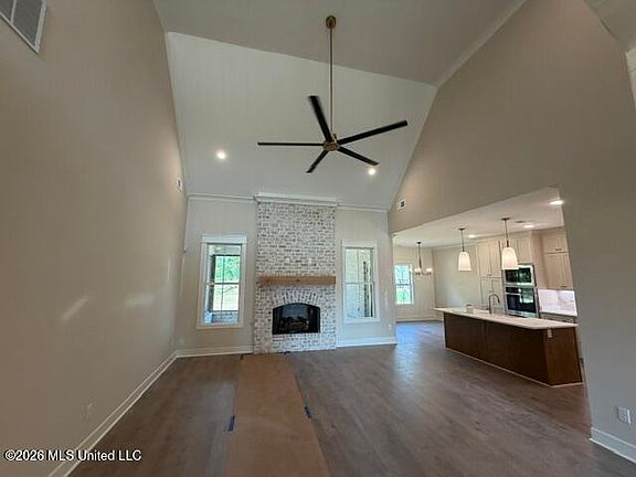 4th image of 124 Oakworth Dr