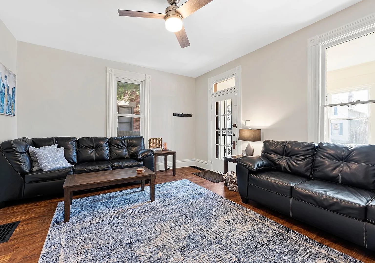 Large renovated brick home w/ new garage — Photo 4