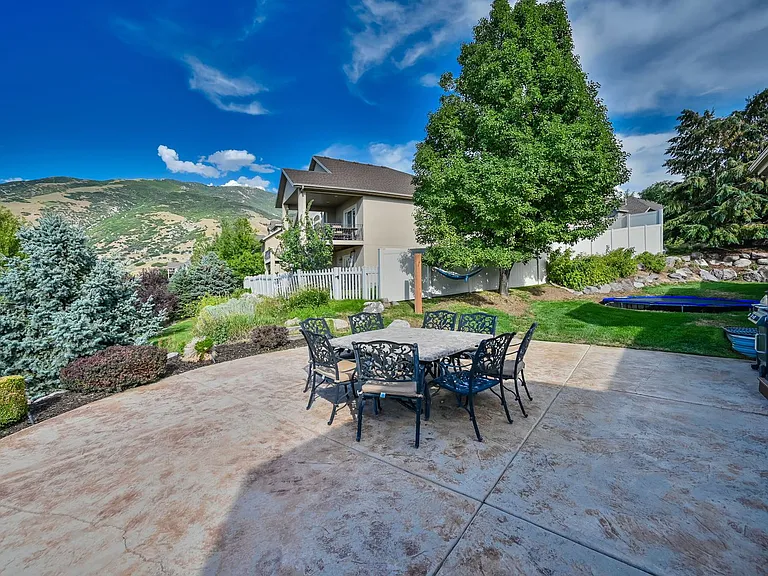 1693 E Crimson Oak Dr — Photo 38