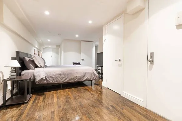 Rented by Francine Realty | media 19