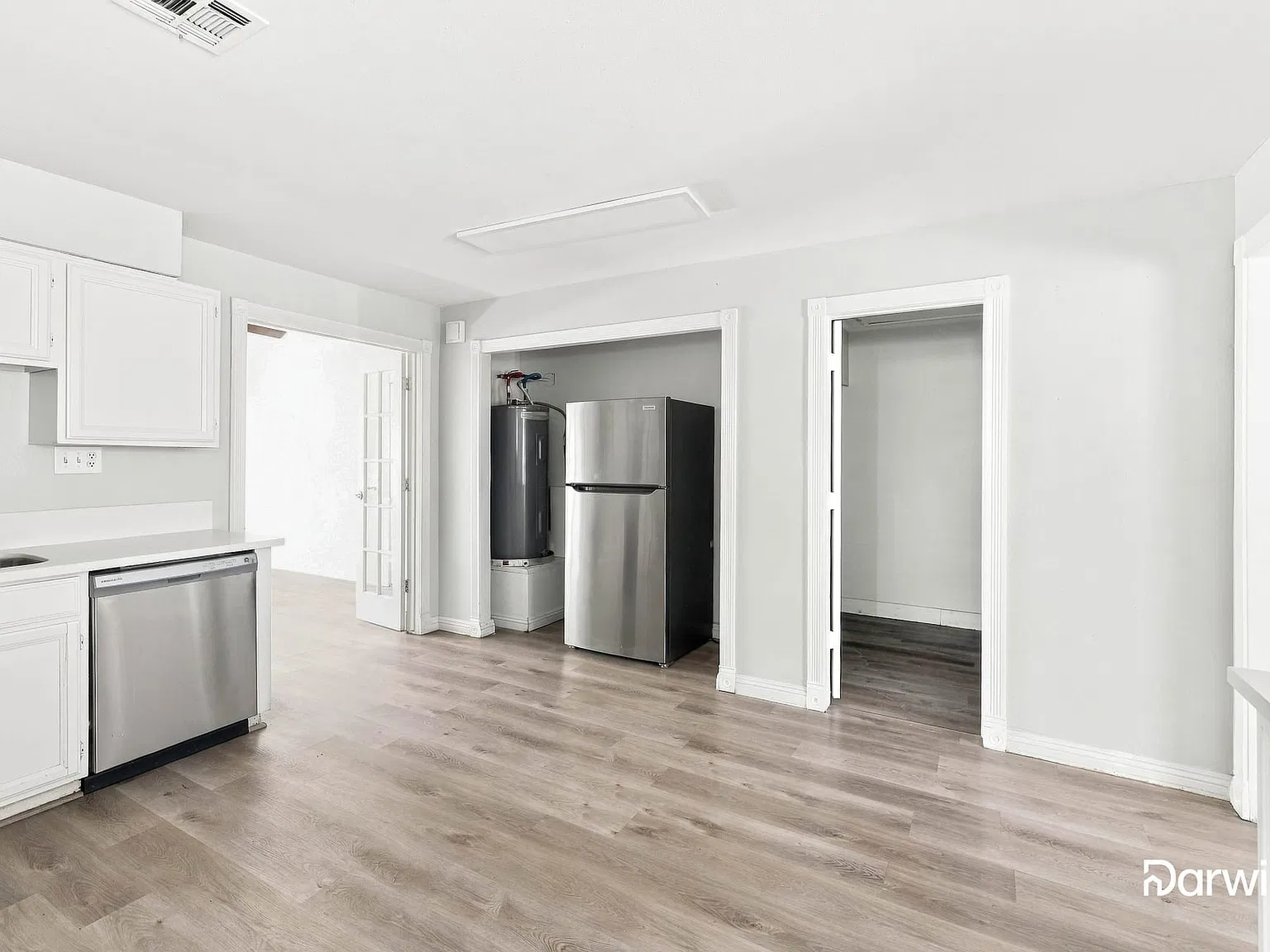 3 bed, 2.0 bath, 1556 sqft, $1,740 — Photo 3