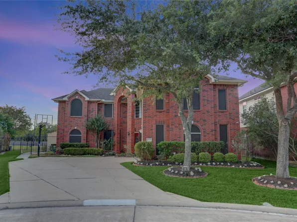2707 Sterling Fields Dr, Pearland, TX 77584