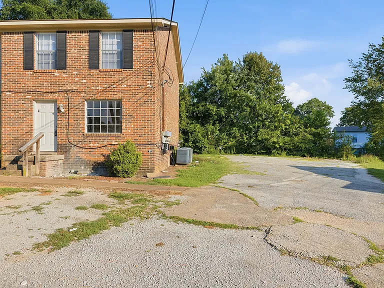 40 Carolane Drive - 4 — Photo 3