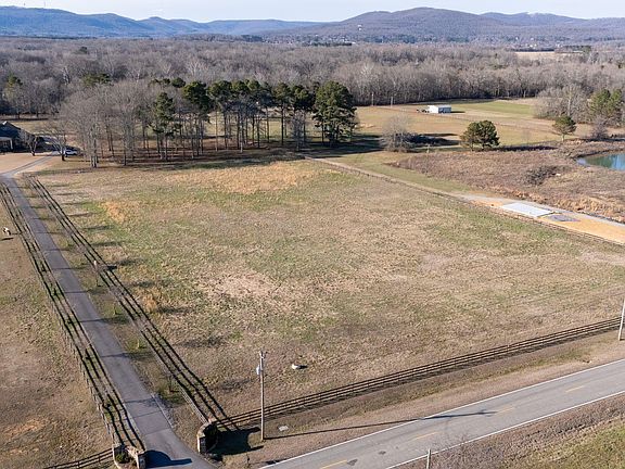 2nd image of 1390 Old Highway 431