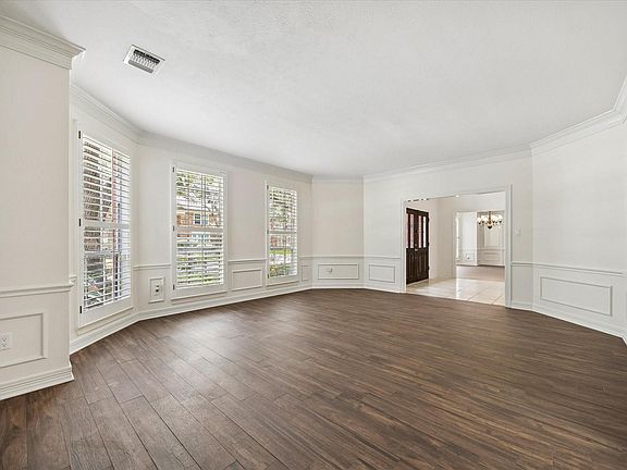 5th image of 4106 Trent St