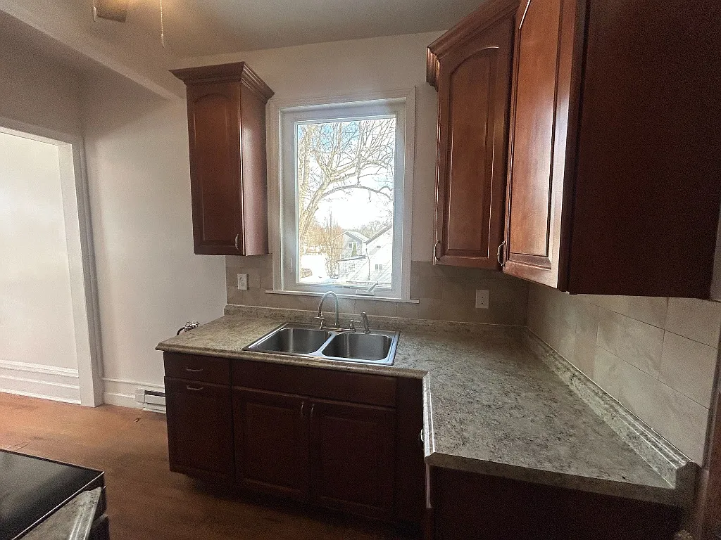 Kitchen - 3604 Lexington Ave