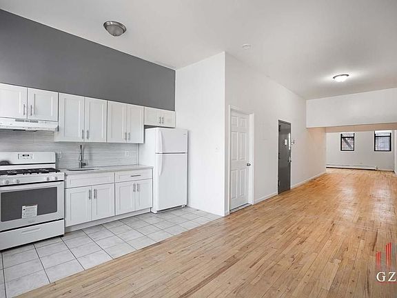 4th image of 1731 Lexington Ave #5