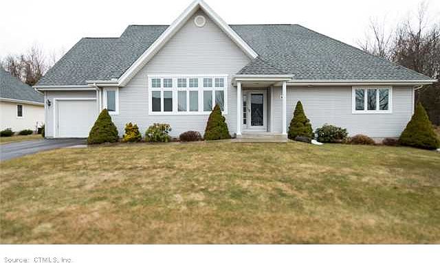 1st image of 39 Maxwell Dr