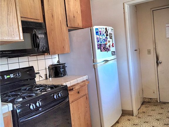 4th image of 7334 Garden St