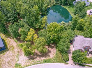 6129 Pembrooke Dr, Newburgh, IN 47630