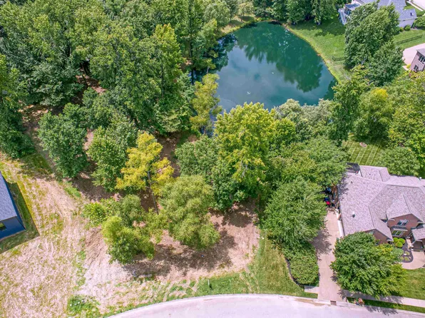 6129 Pembrooke Dr, Newburgh, IN 47630