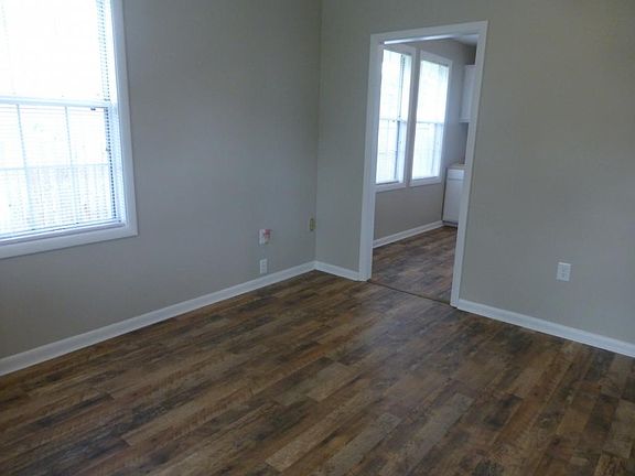 3rd image of 1314 Willow St