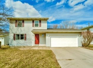 2701 Binghamton Ln, Bloomington, IL 61705