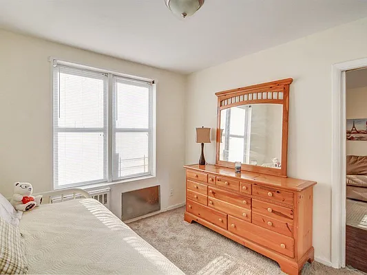 Sold by Robert E. Hill  | media 7