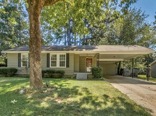 98 Springbrook, Tuscaloosa, AL 35405
